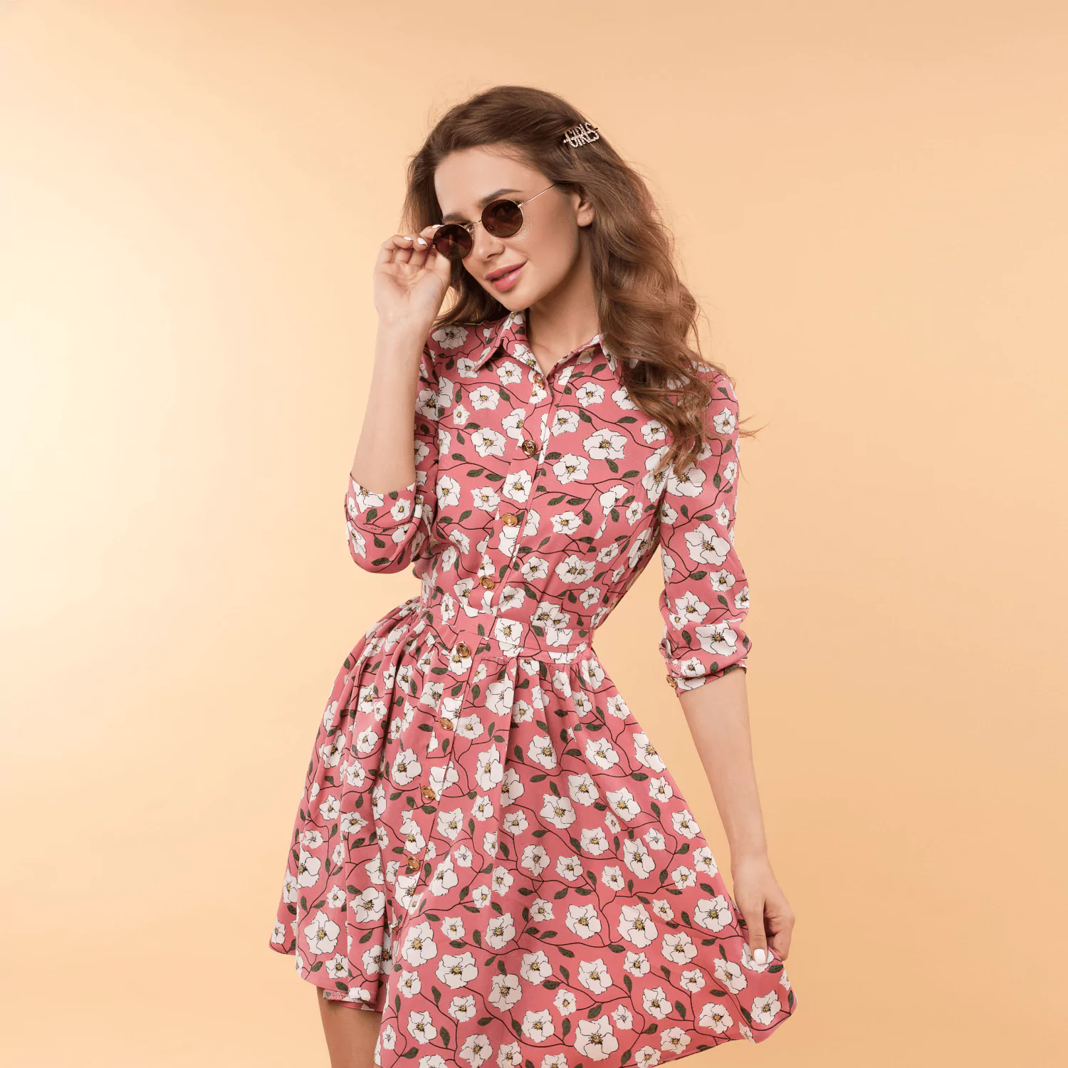 img-16-front-view-girl-white-light-dress-looking-camera-1-65c9ec0279276